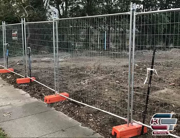 Temporary fences for road fences