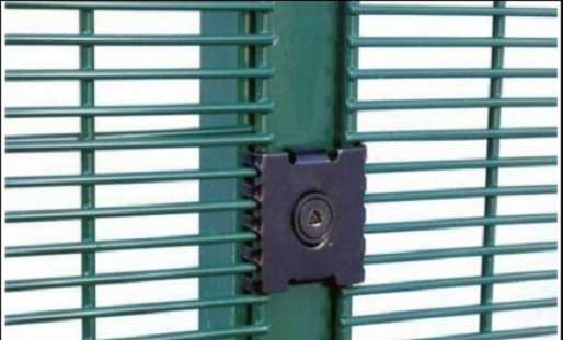 Why Anti-Climb Fencing Is A Top Security Choice