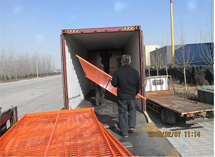 In Bulk Loading Canada Temporary Fences