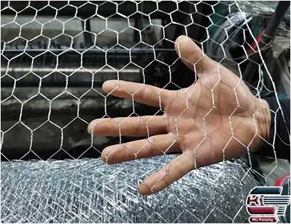 Details of small hole hexagonal wire mesh