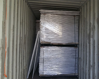 Loadding temporary fence in steel pallet