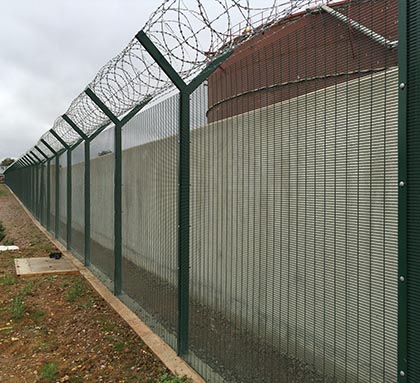 358 anti-climb fence with razor barbed wire