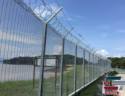 358 Security Fence with razor barbed wire