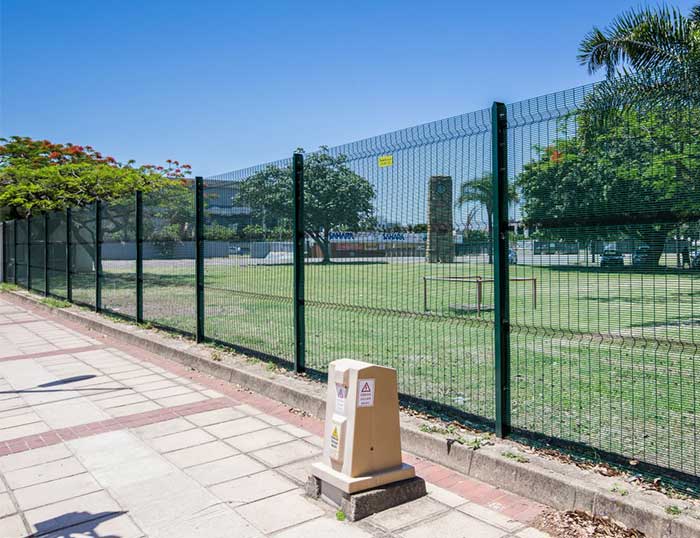 Do you know how to identify the quality of anti climb fence?