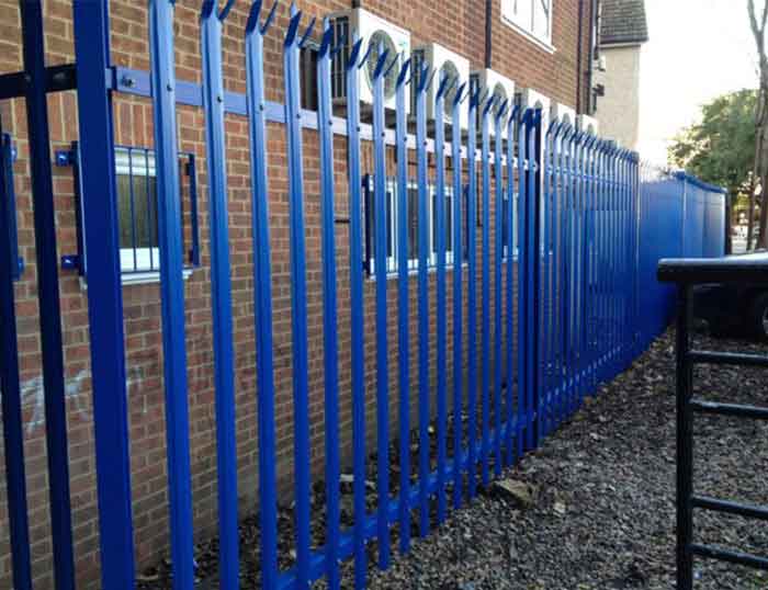 About Kindergarten wire mesh fence installation options