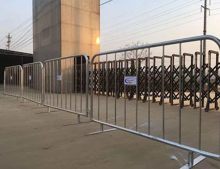 Pedestrian Barrier fence with flat feet