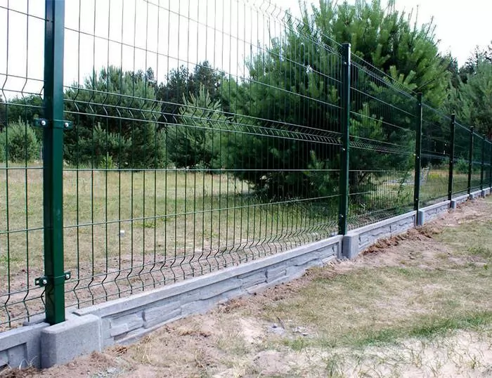 V Mesh Fence