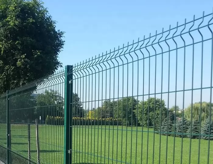 Curved Mesh Fence