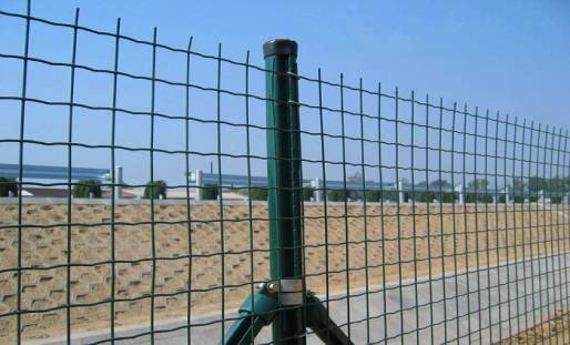 What are the Advantages of Barbed Wire Fence?