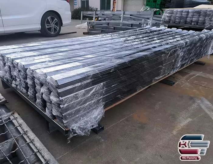 packing of Steel Palisade Fence