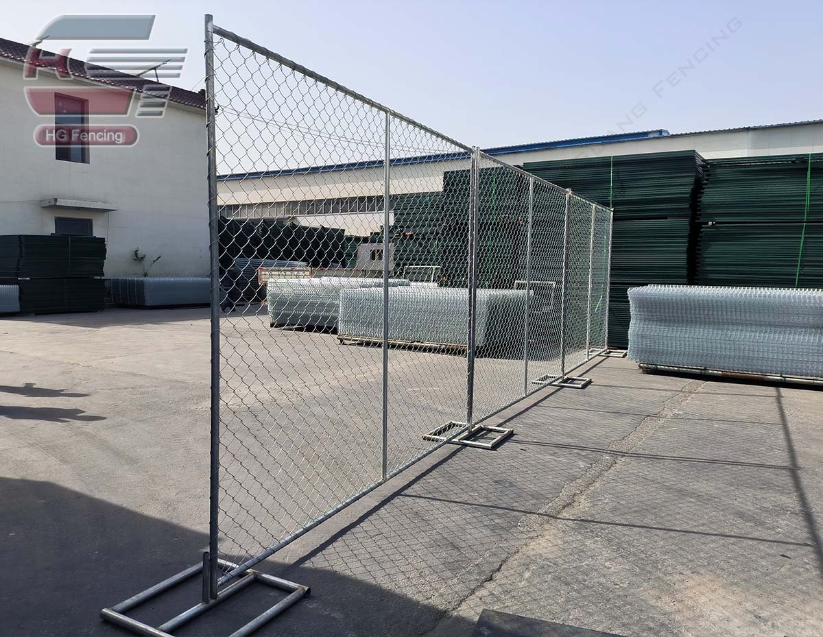 sample of chain link temporary fence