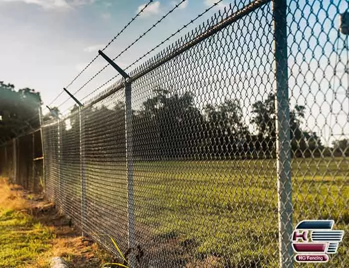 Galvanized Chain Link Mesh Fence with Barbed Wire